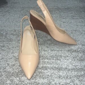 Franco Sarto, Nude slingback wedge pump 9.5M Woodgrain 3” heel, like new.